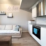 Stylish - Work From Home - Cozy - Fast Wifi